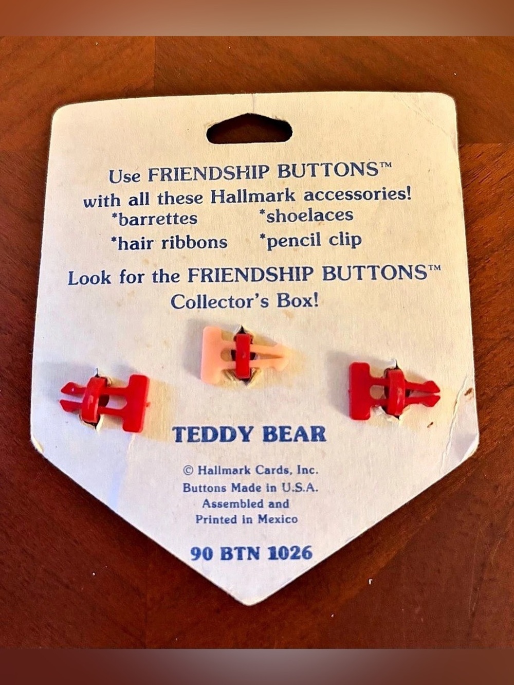 Vintage 1980s Hallmark Friendship Buttons Teddy Bear, New On Card Deadstock - Picture 6 of 8